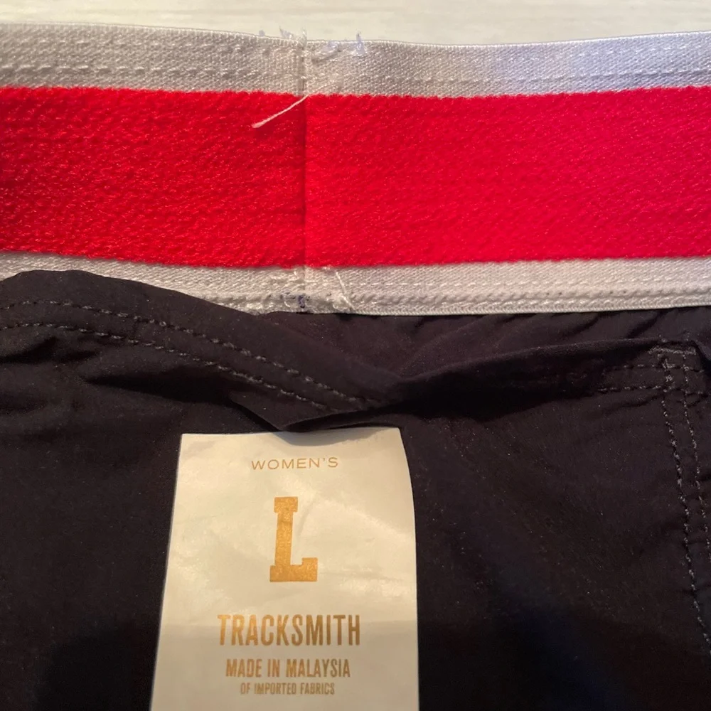 Women’s Tracksmith Navy Strata Short - Picture 8 of 9